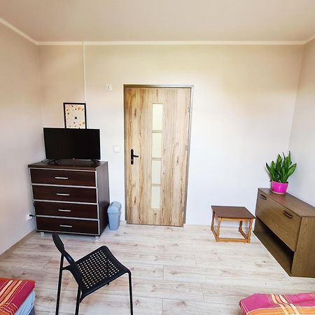 W20 Hostel Goledzinow Bagian luar foto