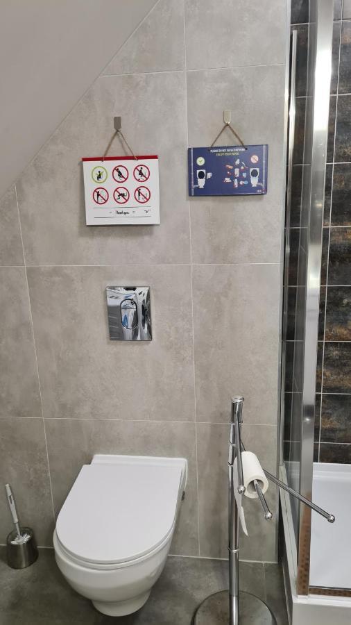 W20 Hostel Goledzinow Bagian luar foto